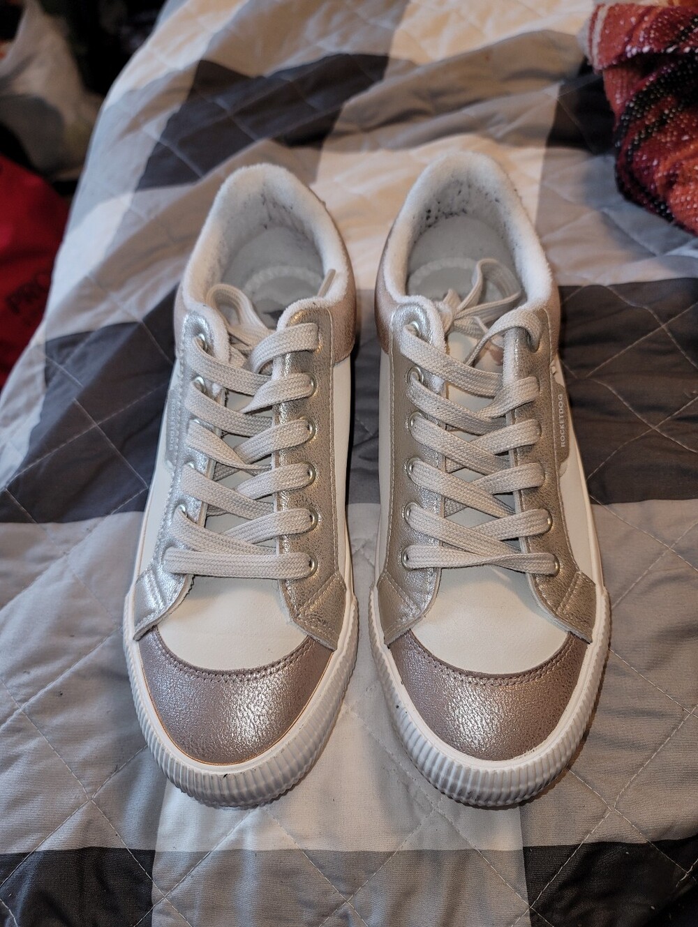 Rocket Dog White and Gold Courts Size 10